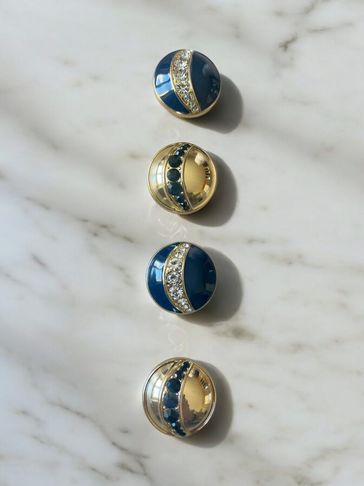 Bijou de bouton Loly - Gold & Black – Image 2