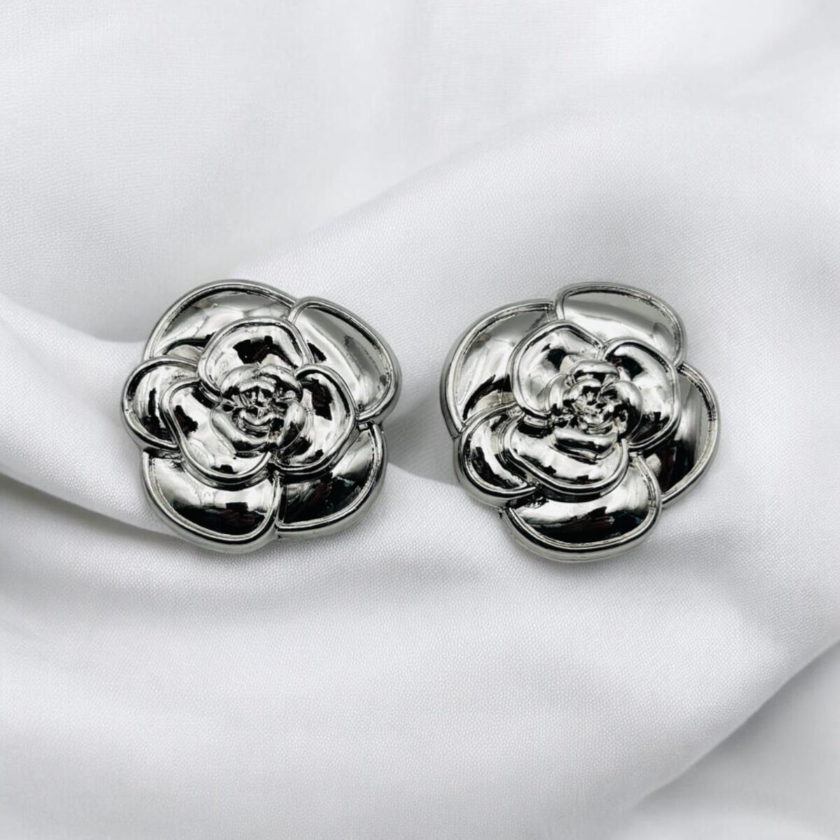 Bijou de bouton Nicole - Silver de la loge de suzon